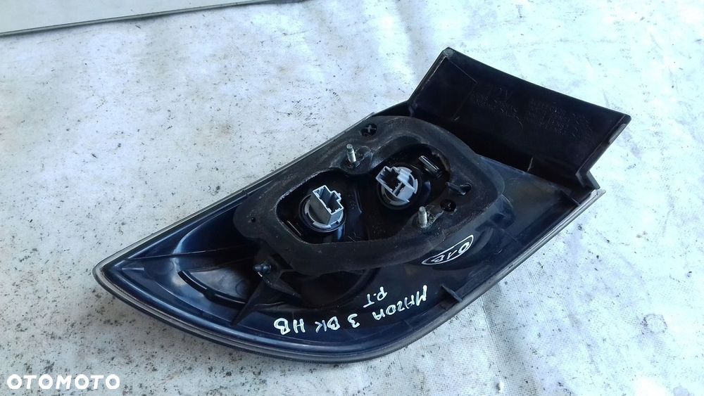 LAMPA PRAWY TYŁ TYLNA MAZDA 3 BK HB 03- - 3