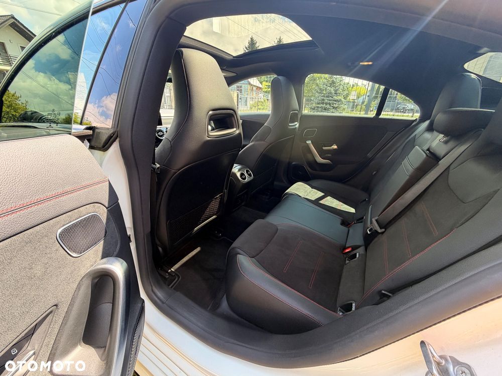 Mercedes-Benz CLA 250 4-Matic Edition 1 7G-DCT - 18
