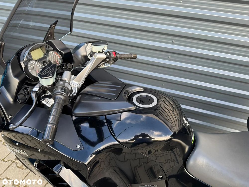 Kawasaki GTR - 8