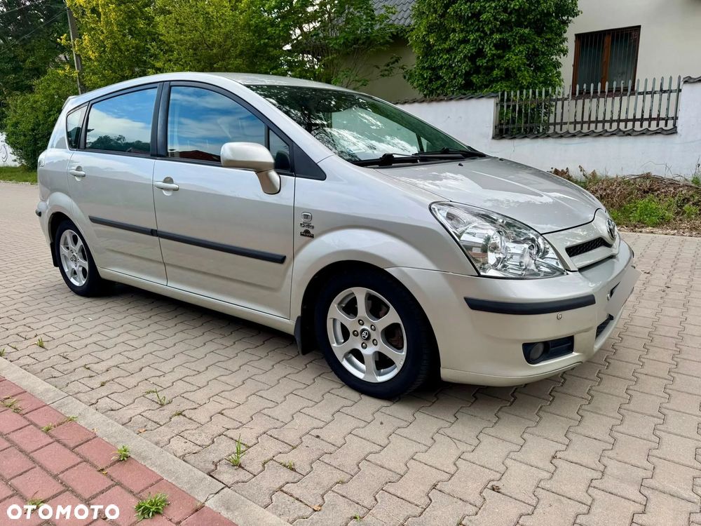 Toyota Corolla Verso 2.0 D-4D Executive - 5