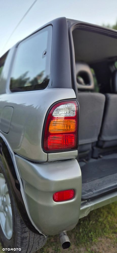 Toyota RAV4 - 16
