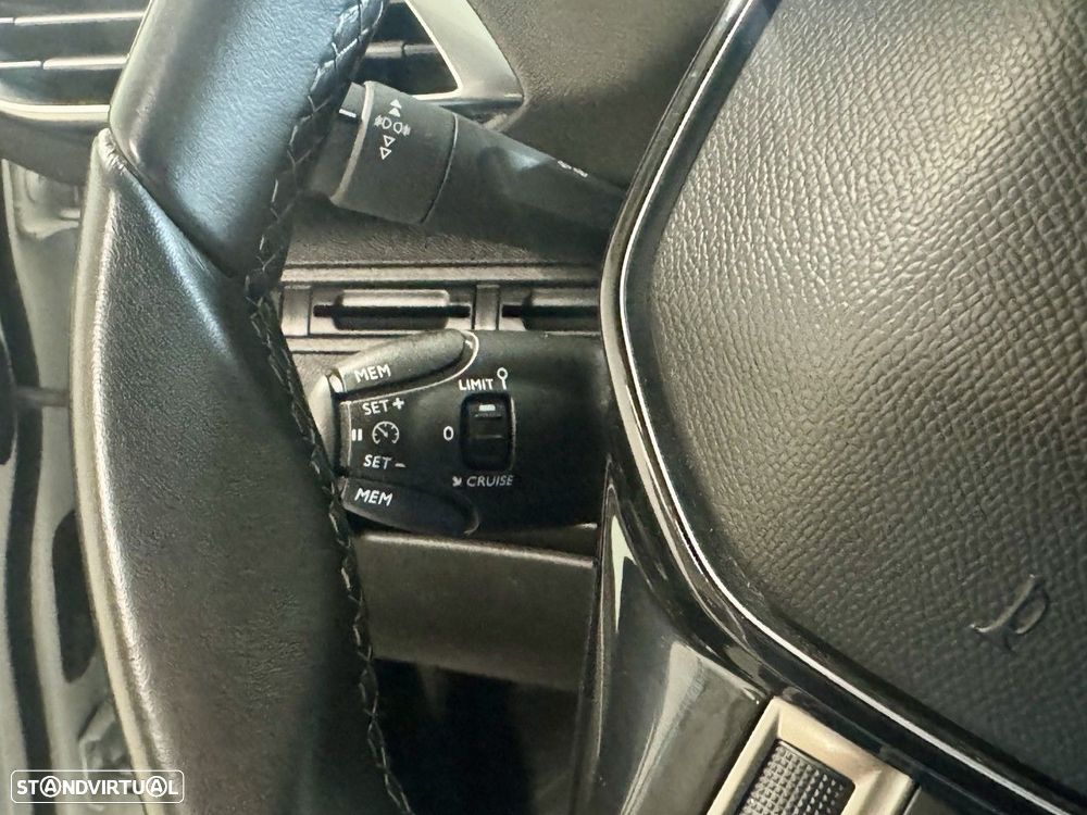 Peugeot 3008 1.2 PureTech Active Pack - 12