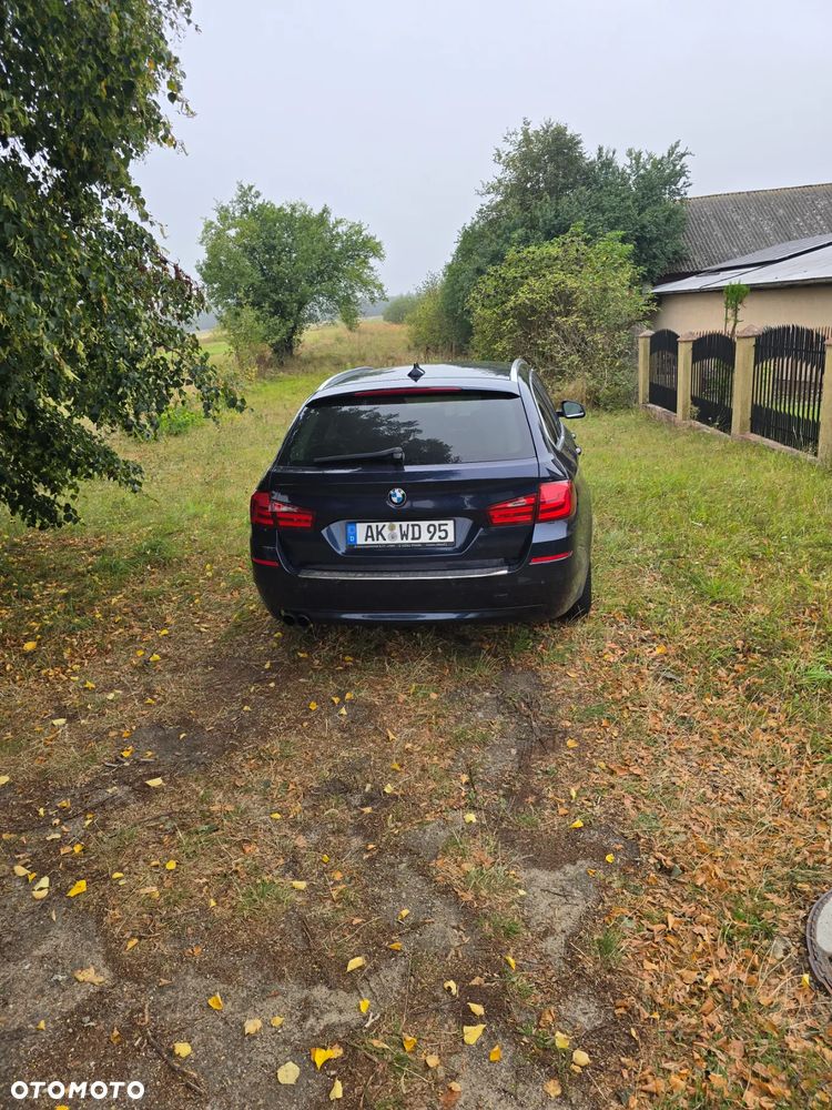 BMW Seria 5 525d Touring - 8