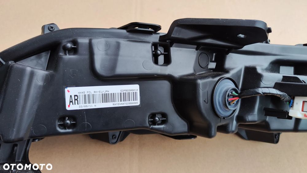 Mitsubishi Eclipse Cross Lift 21- Lampa LED DRL Kierunkowskaz Prawa Oryginał - 8