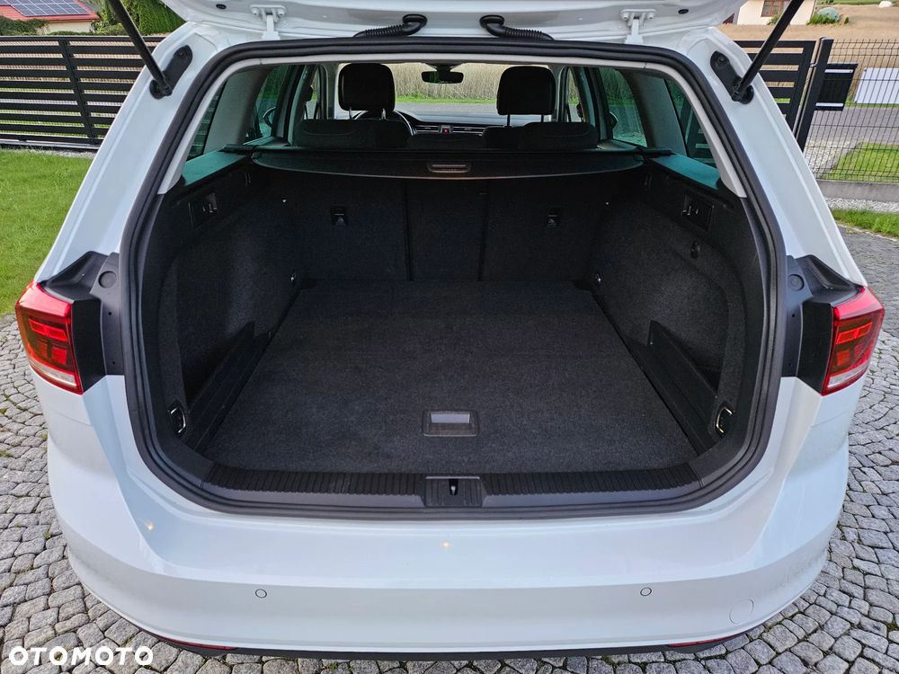 Volkswagen Passat 1.5 TSI EVO Business - 32