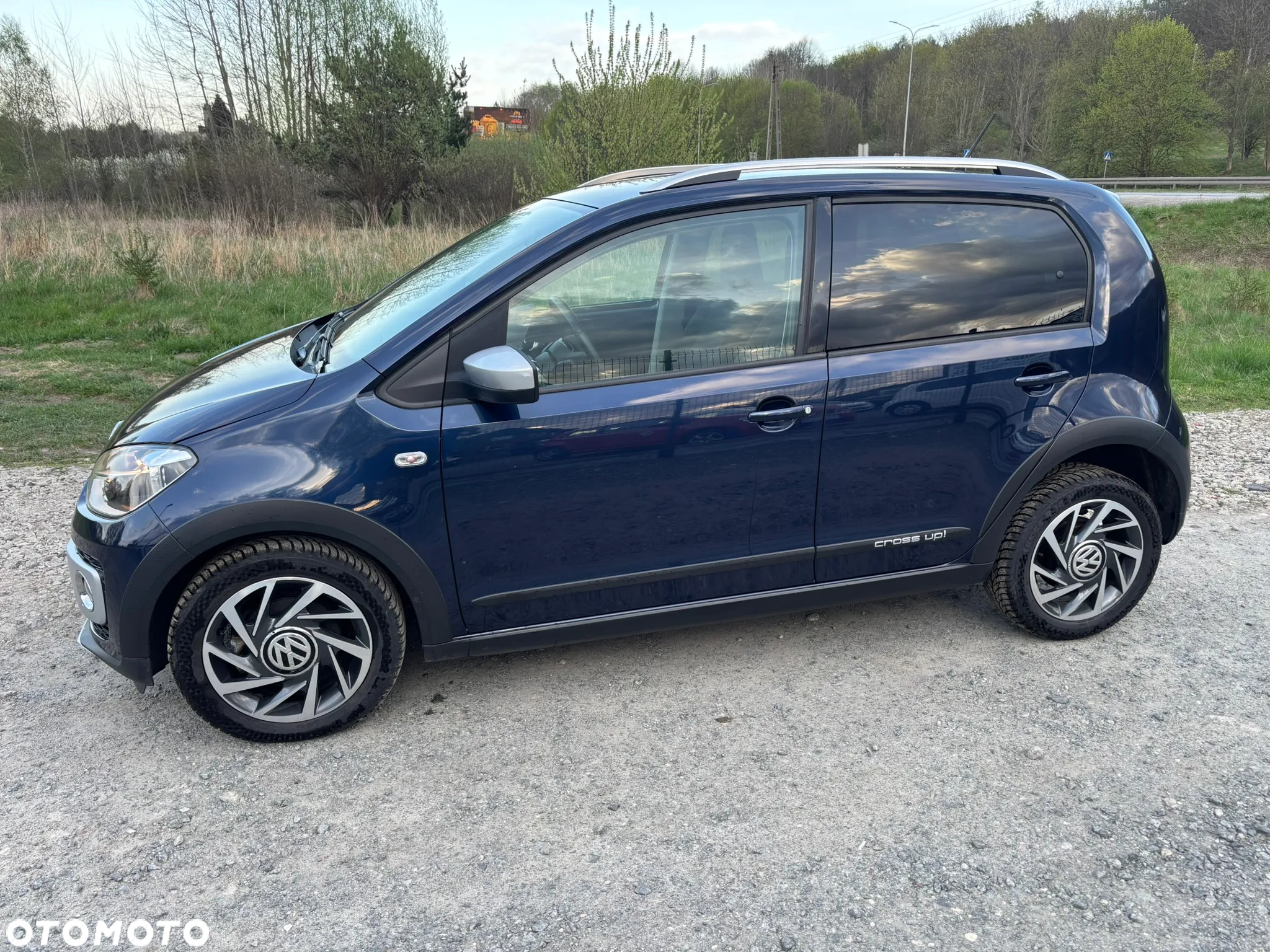 Volkswagen up! 1.0 cross - 18