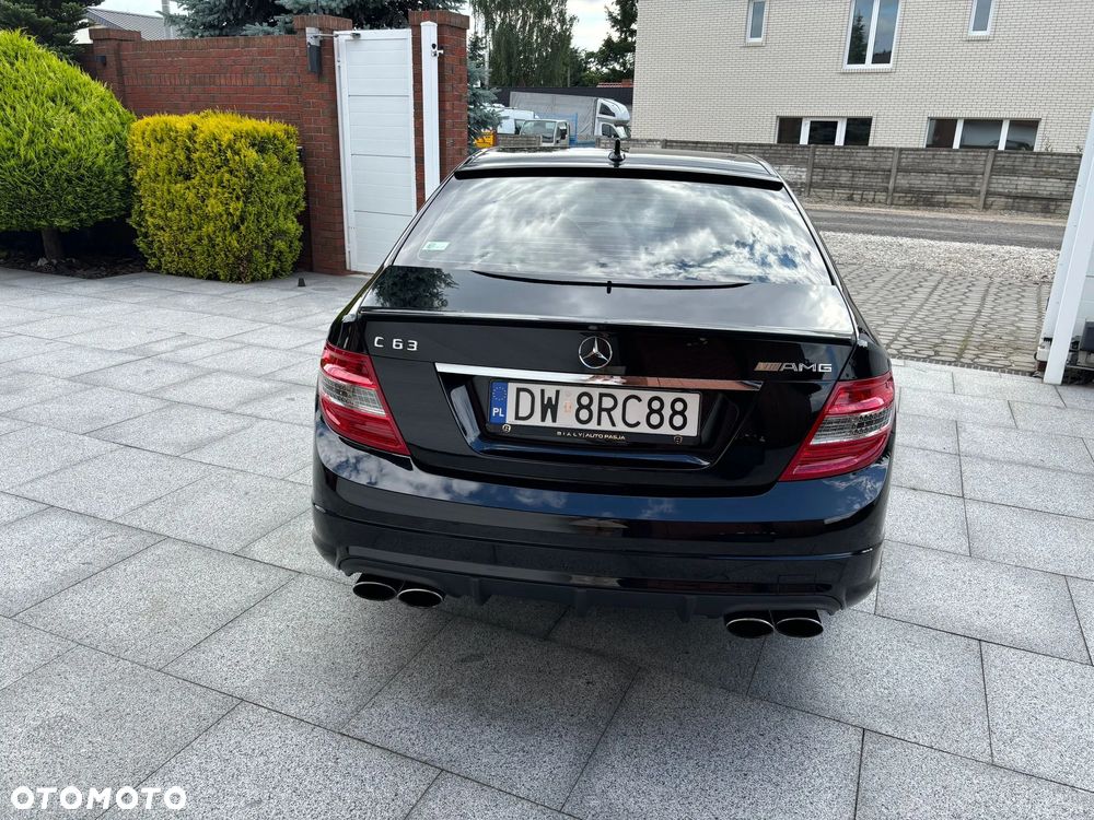 Mercedes-Benz Klasa C 63 AMG - 9