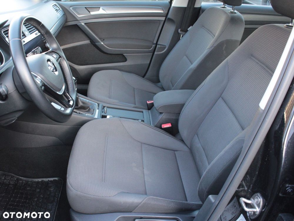 Volkswagen Golf 1.5 TSI BMT Comfortline - 12