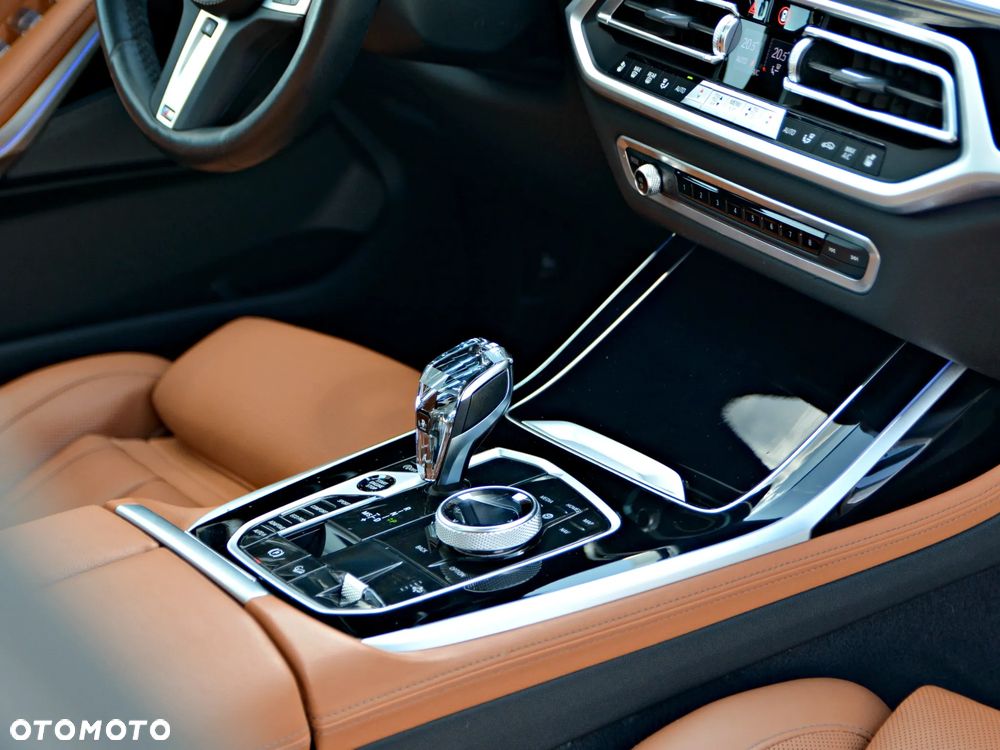 BMW X7 M50i sport - 22