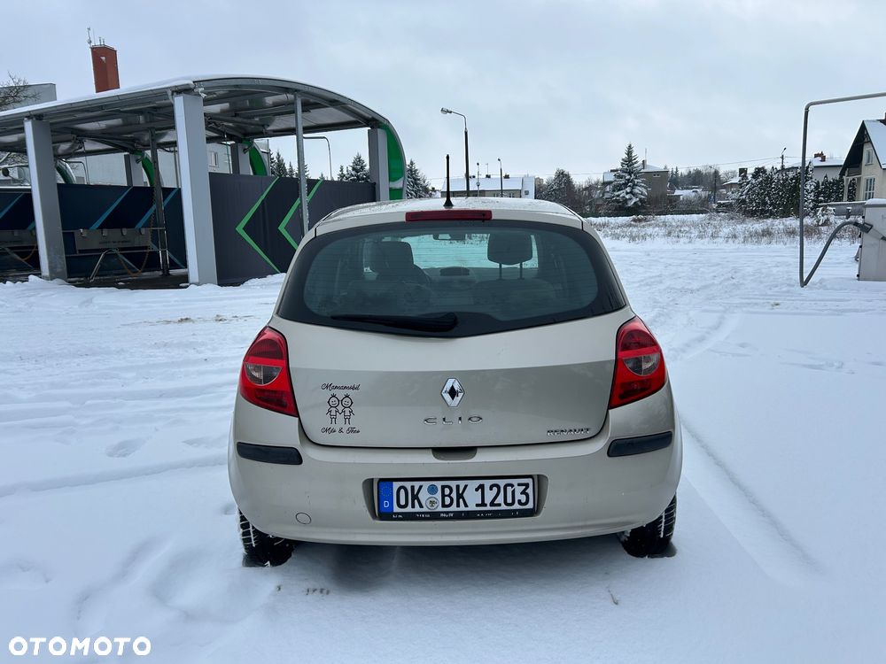 Renault Clio - 7