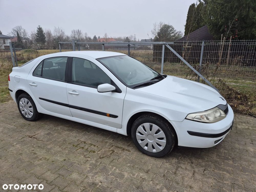 Renault Laguna 1.8 Concorde - 17