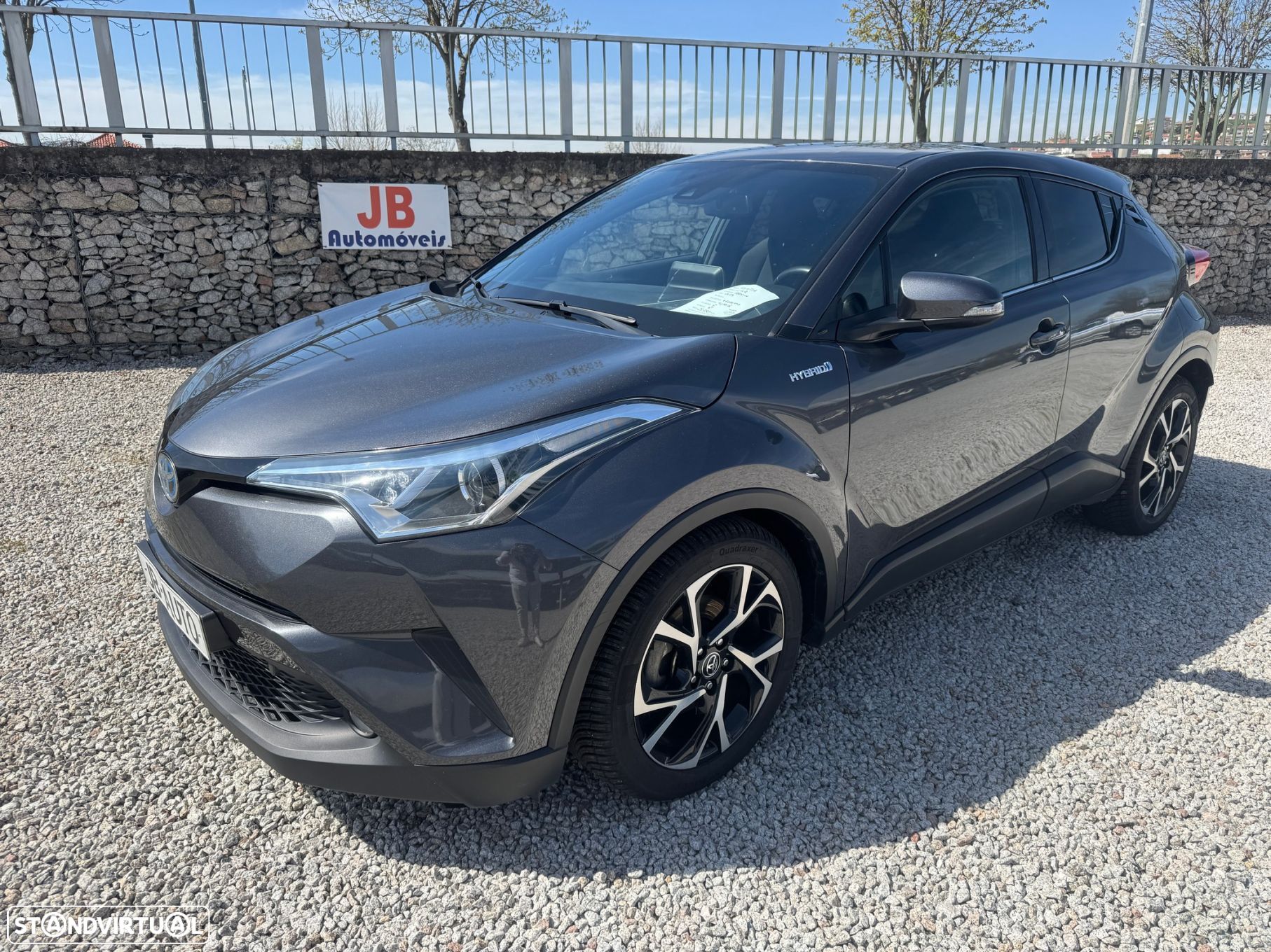 Toyota C-HR 1.8 Hybrid Exclusive - 1