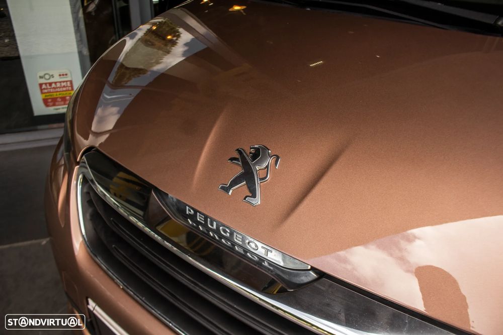 Peugeot 108 1.2 PureTech Top! Allure - 9