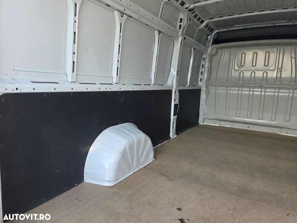 Peugeot Boxer L4H2 Premium Edition - 12