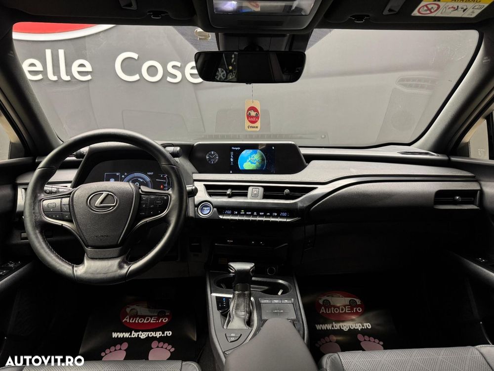 Lexus UX - 7