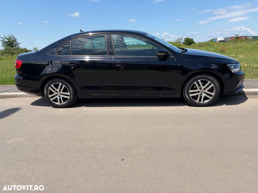 Volkswagen Jetta 1.2 TSI Trendline - 12