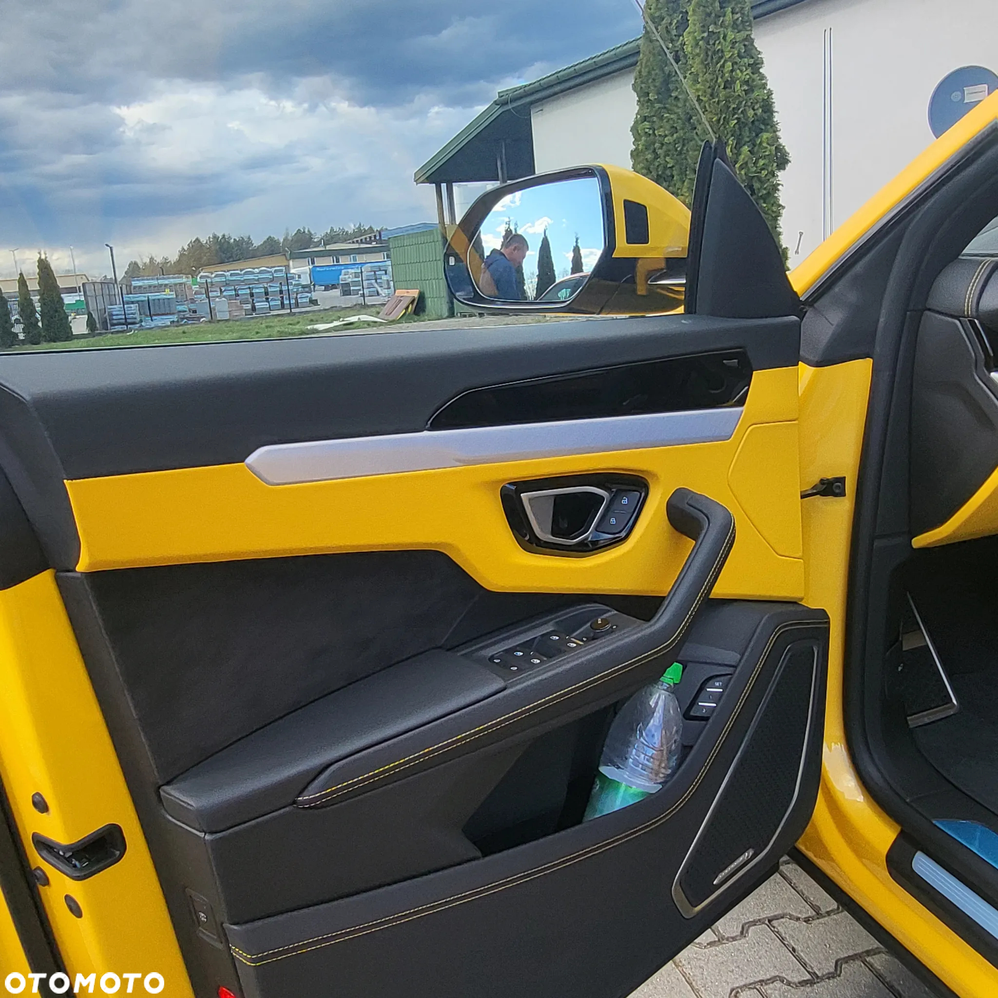 Lamborghini Urus - 12