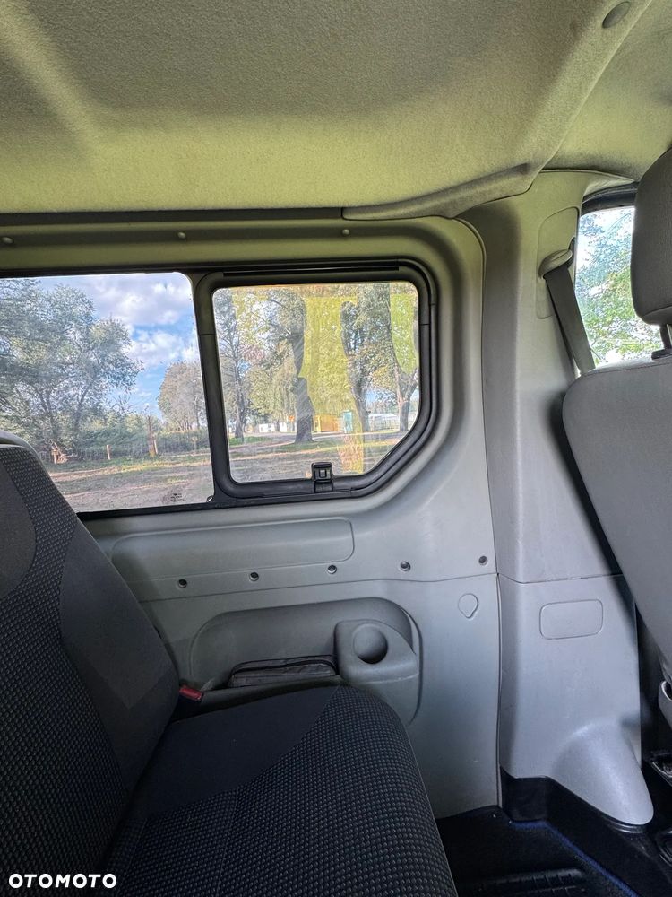 Opel Vivaro - 15