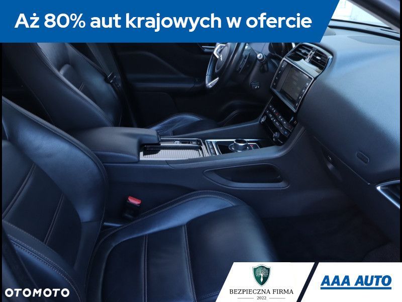 Jaguar F-Pace - 10
