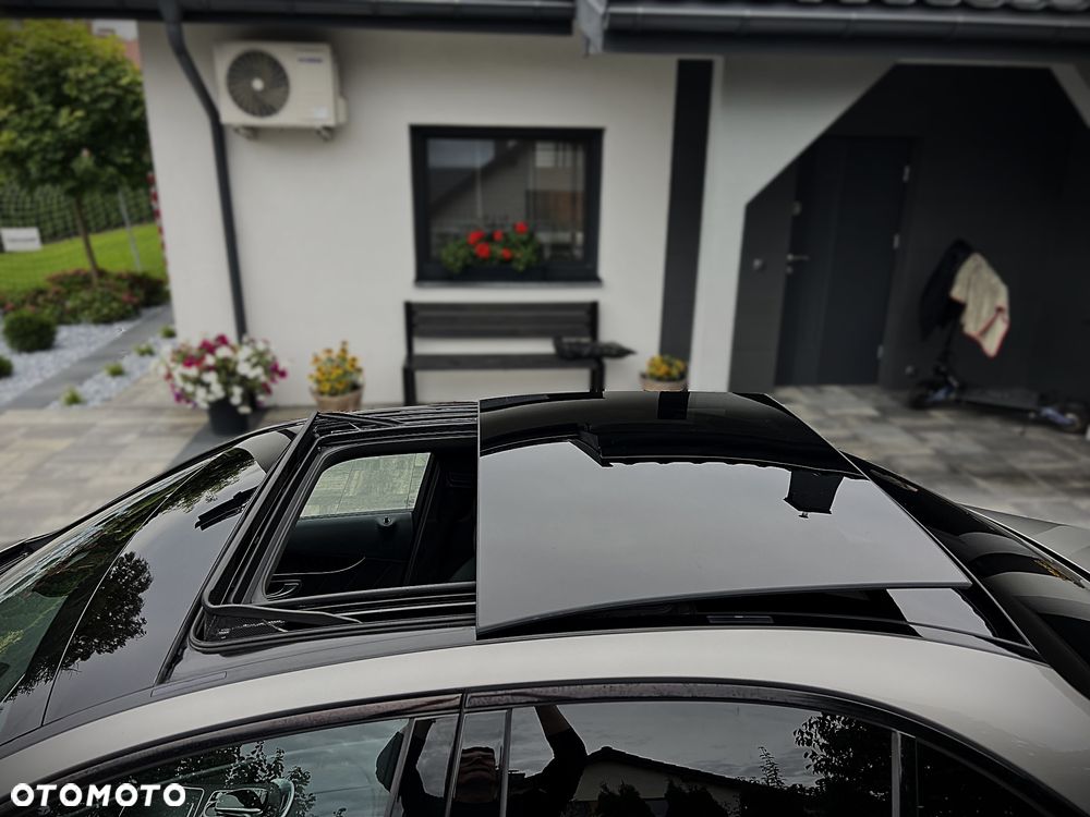 Mercedes-Benz Klasa C 200 4Matic 9G-TRONIC - 35