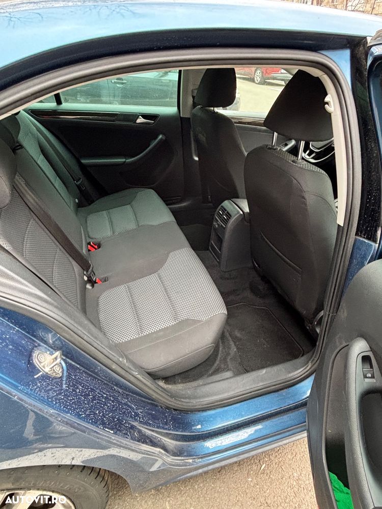 Volkswagen Jetta 1.2 TSI Trendline - 5