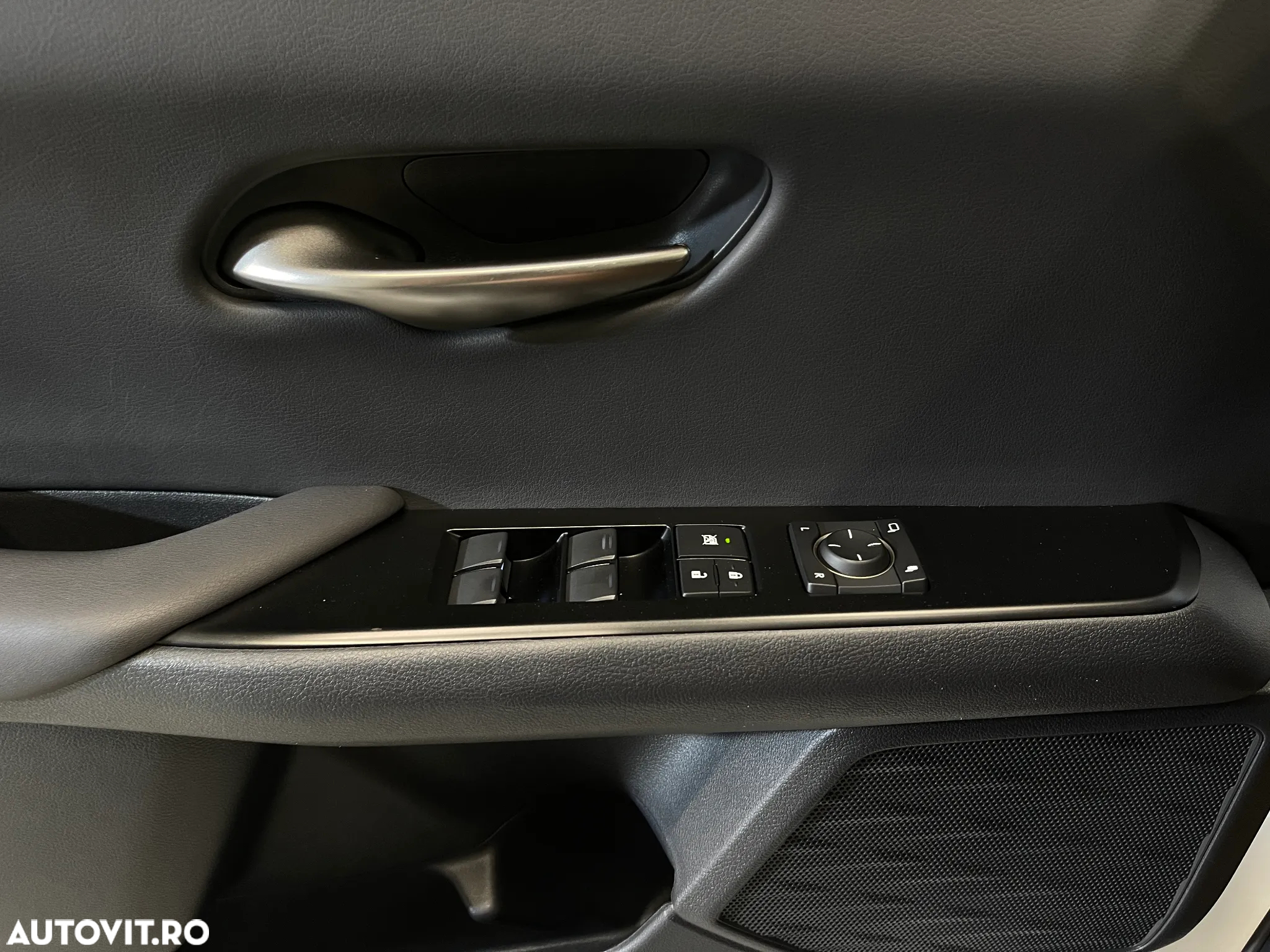 Lexus UX 250h Business Edition - 16