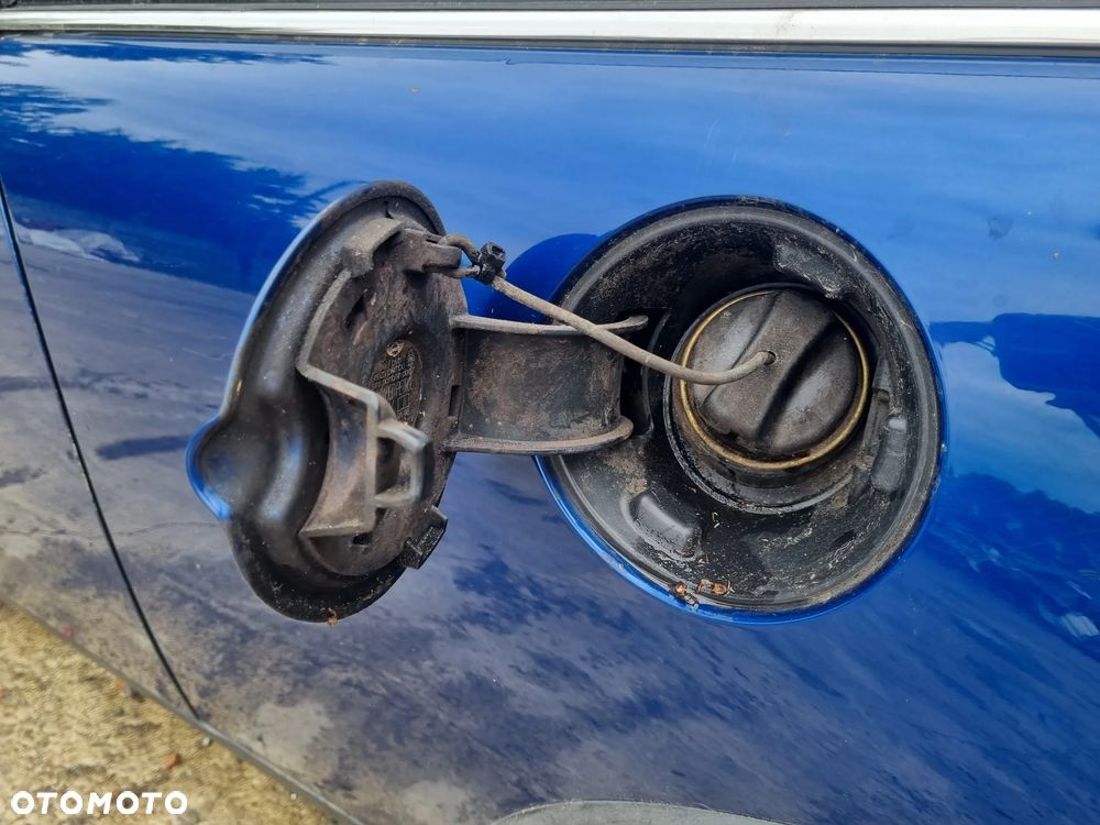 MINI COOPER ONE I 01-06 2001 r. 3D 862/5 INDI BLUE klapka wlewu paliwa * - 2