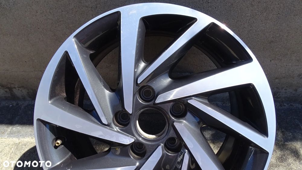 VW GOLF VII 5G0 - felga 6.5Jx16H2 ET46 5x112 - 2