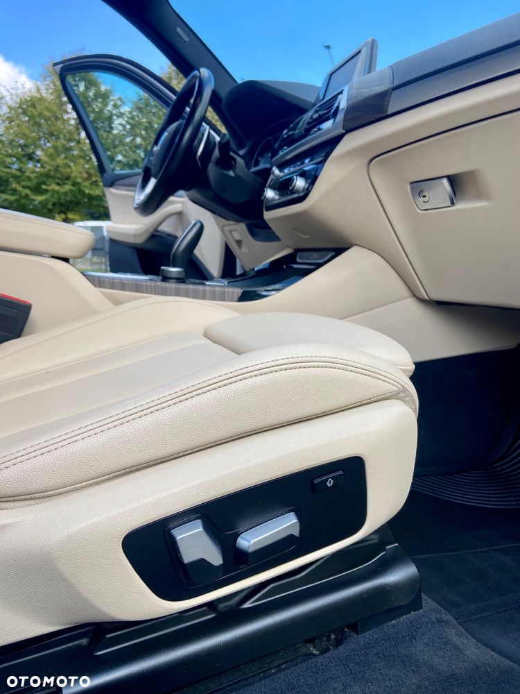 BMW X3 xDrive30i Luxury Line - 27