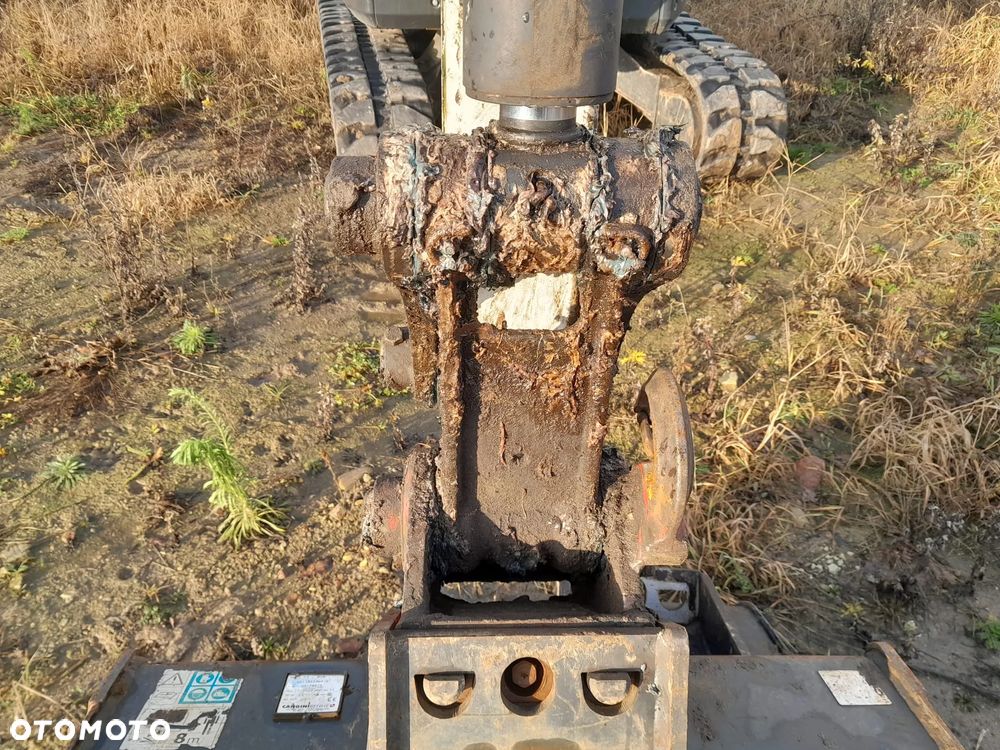 Bobcat e50 - 28