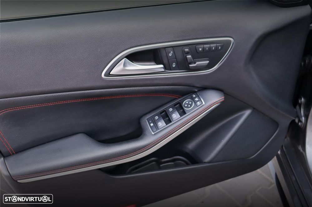 Mercedes-Benz A 45 AMG 4-Matic - 18