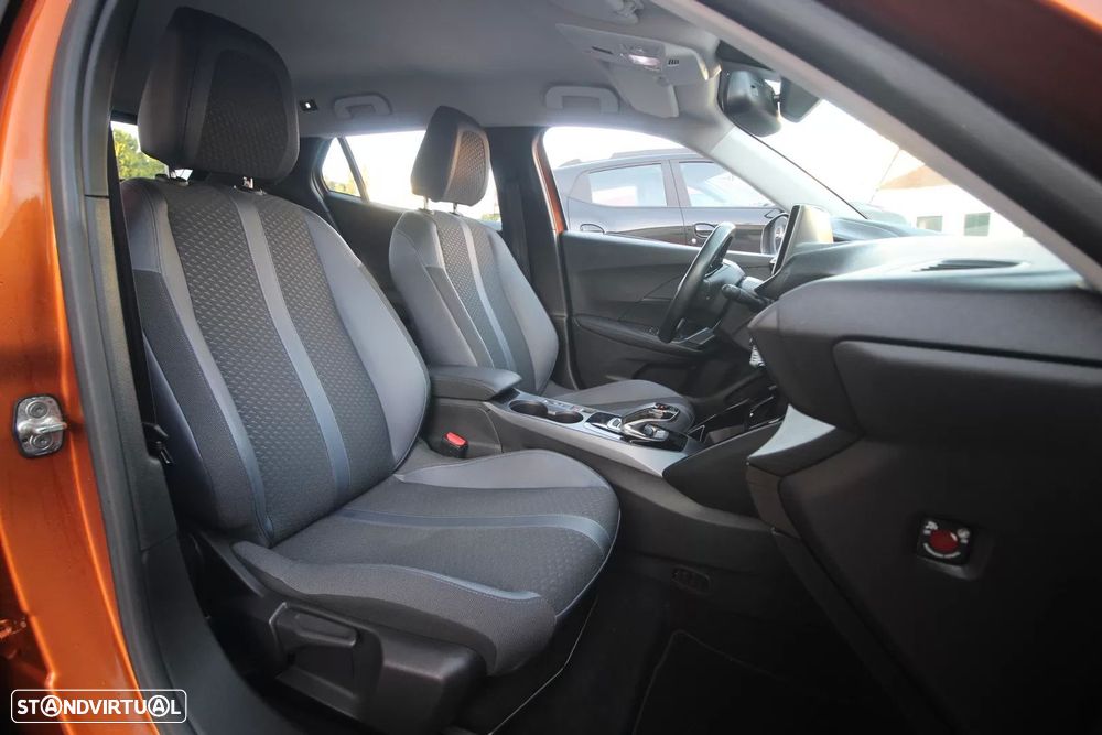 Peugeot e-2008 50 kWh Allure - 28