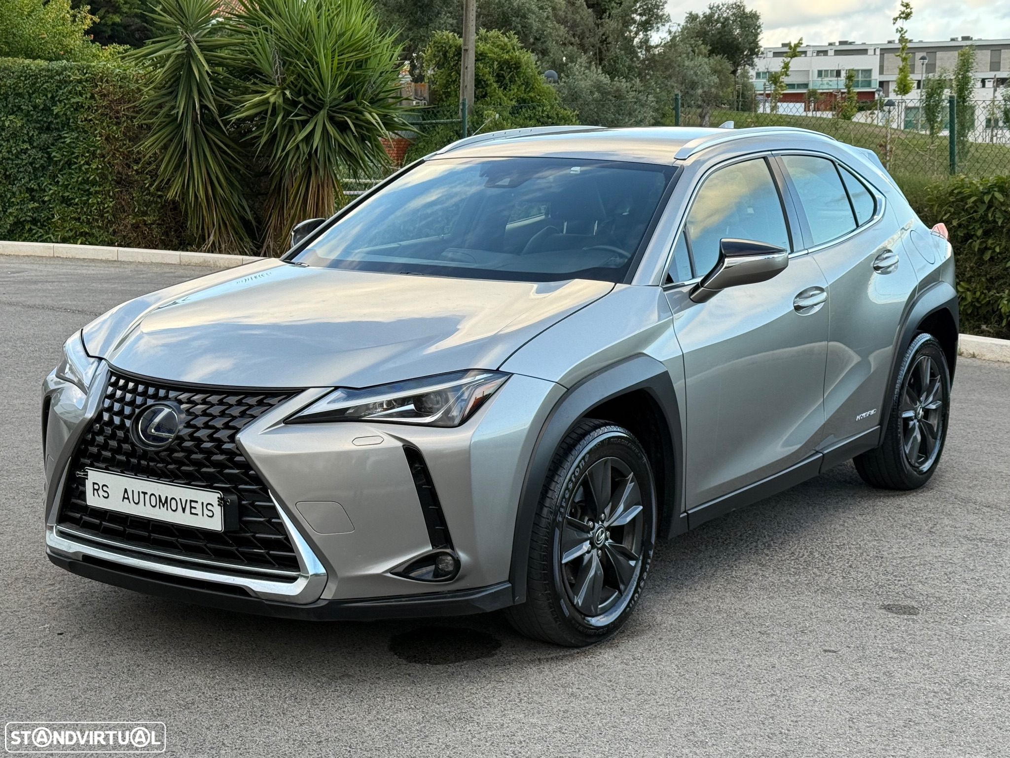 Lexus UX 250h Business - 2