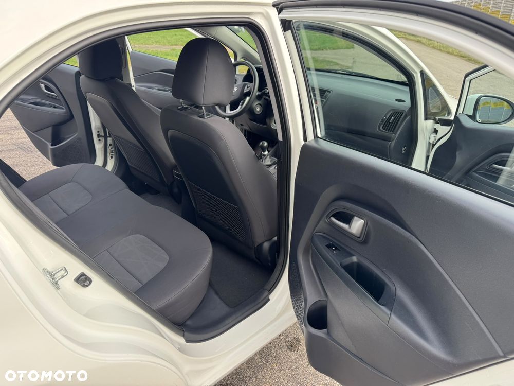 Kia Rio - 26