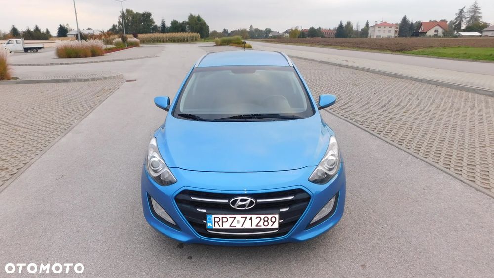 Hyundai i30 1.6 Comfort - 18