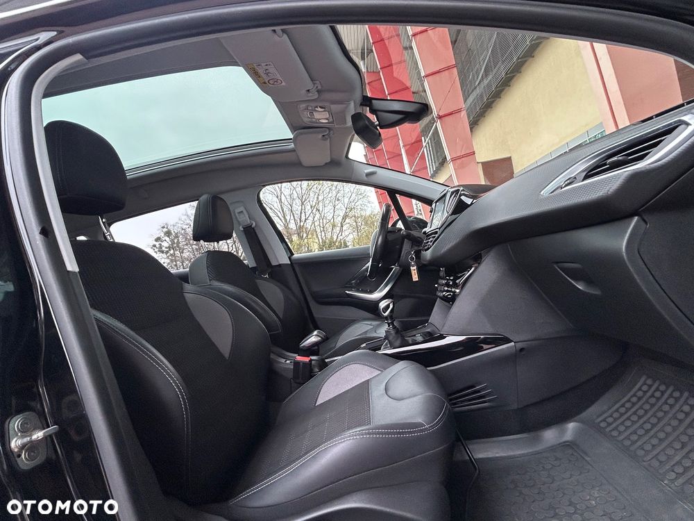 Peugeot 2008 1.2 PureTech Allure Pack S&S - 25