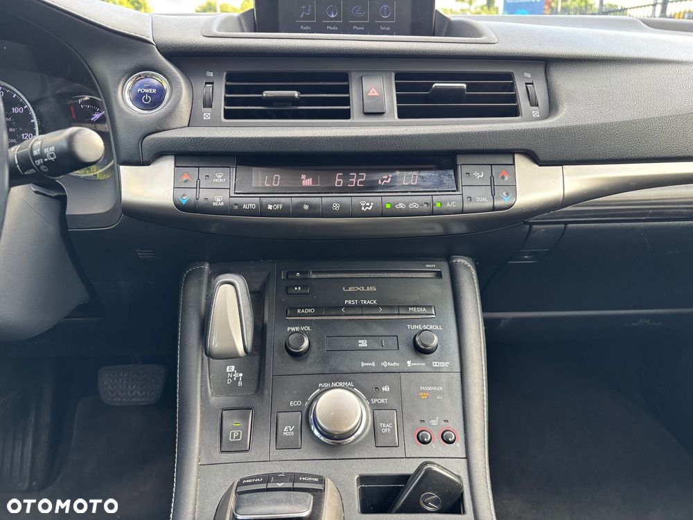 Lexus CT 200h Prestige - 9