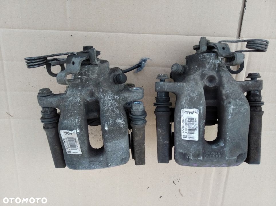 Peugeot 407 SW zacisk hamulcowy tyl prawy lewy - 1