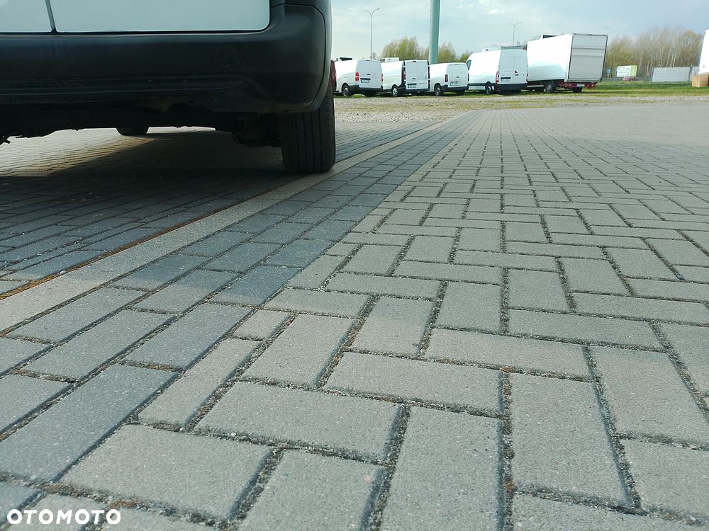 Peugeot Partner Proace Berlingo Combo Doblo L2 Izoterma Chłodnia Salon PL półka Inox 3 osoby - 22