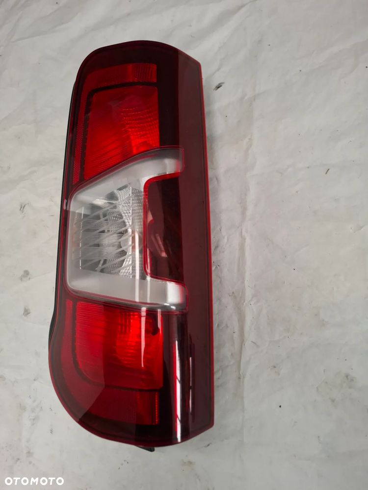 OPEL COMBO E RIFTER BERLINGO IV 18- LAMPA TYŁ  PRAWA - 2