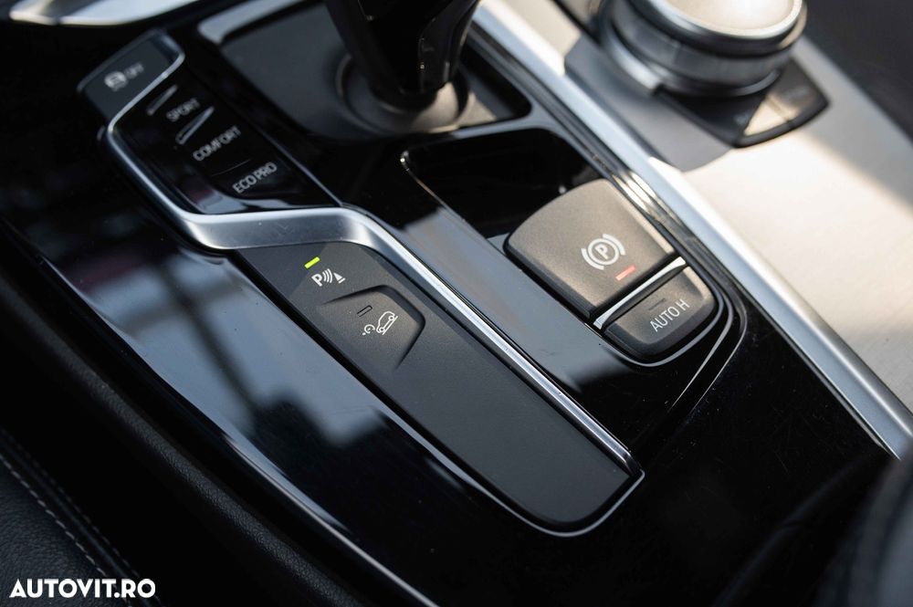 BMW X3 xDrive20i AT xLine - 26