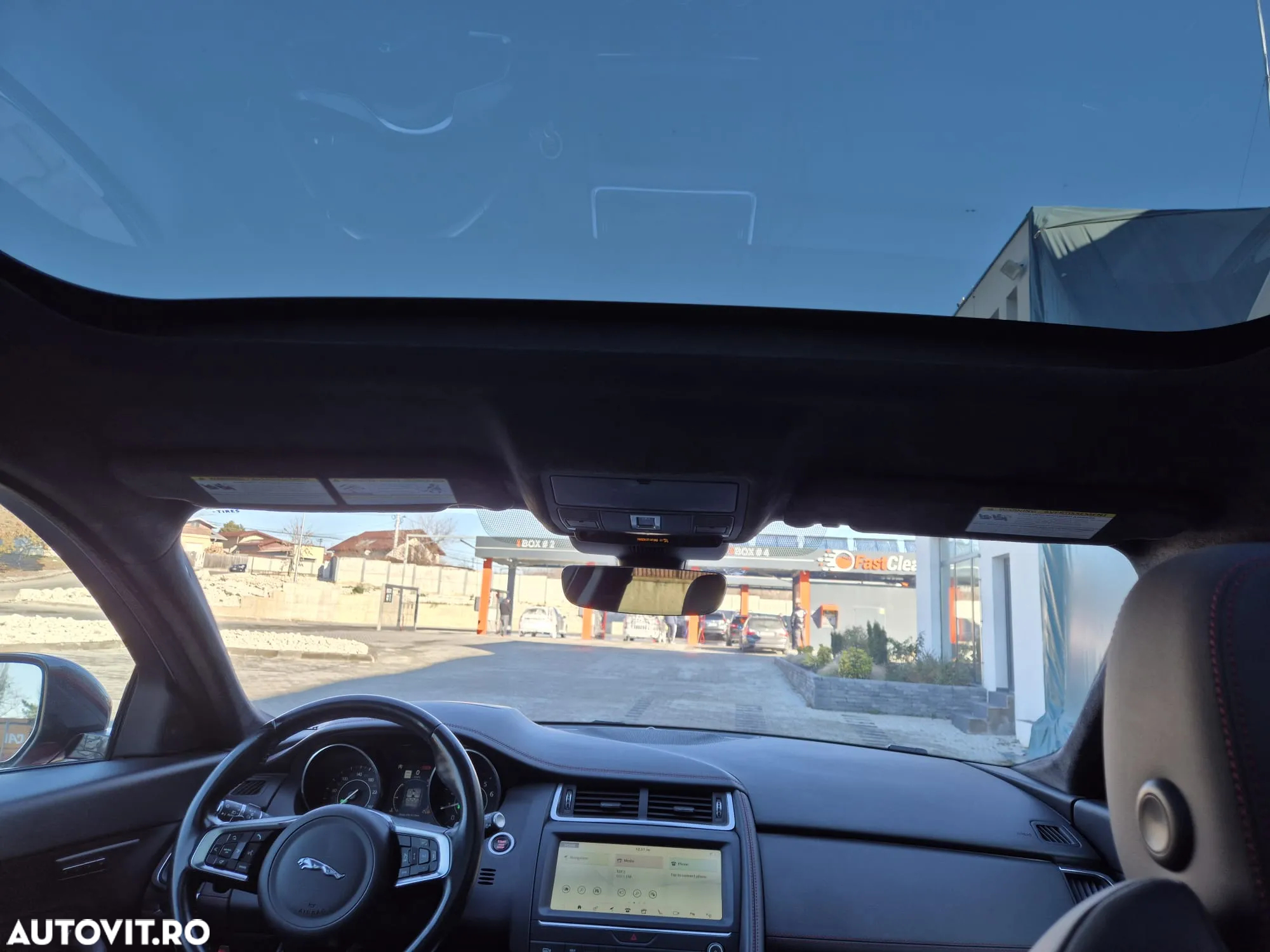 Jaguar E-Pace P250 AWD R-Dynamic S - 10