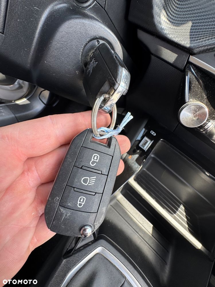 Peugeot 2008 BlueHDi 100 STOP & START Active - 37