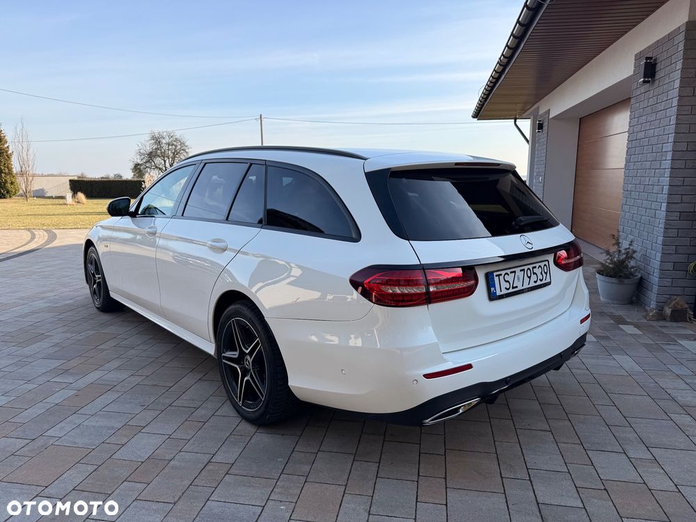 Mercedes-Benz Klasa E 300 de 9G-TRONIC - 35