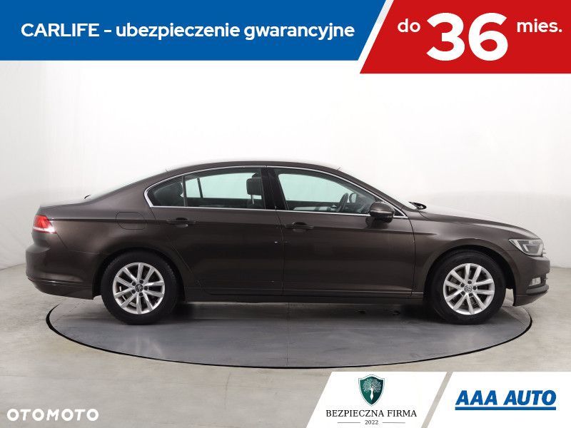Volkswagen Passat - 8