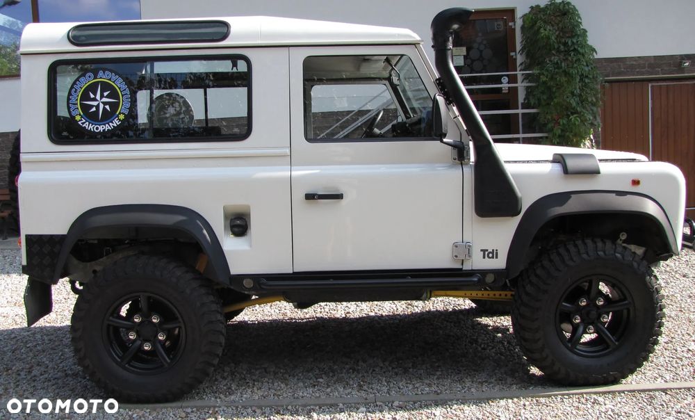 Land Rover Defender - 12