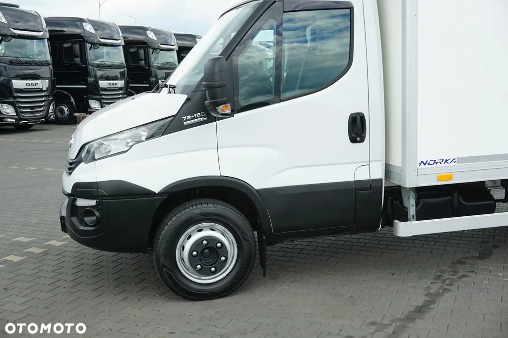 Iveco / DAILY / 70C18 / E 6 / KONTENER + WINDA / 10 PALET / ŁAD. 3565 KG - 38