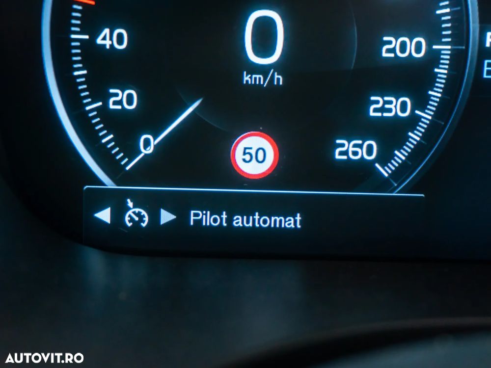 Volvo XC 60 D4 AWD Geartronic Momentum - 32