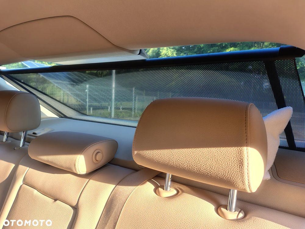 BMW Seria 5 520i - 20