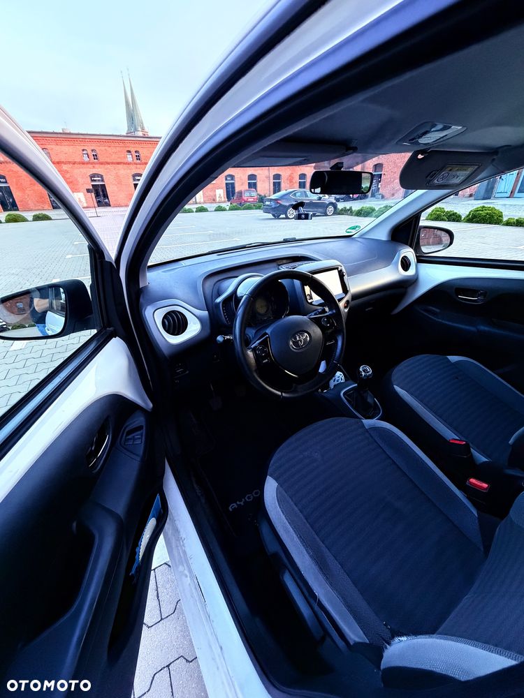 Toyota Aygo x-play - 13